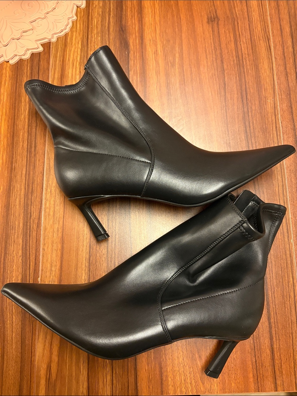 Apt. 9 Black Pointed Leather Ankle Booties